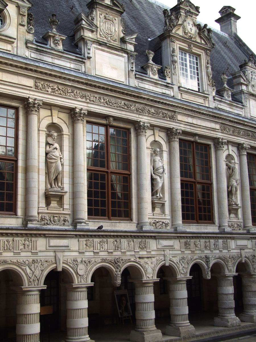 Hôtel de ville de La Rochelle - Corps de logis principal construit sous le règne de Henri IV entre 1595 et 1606 