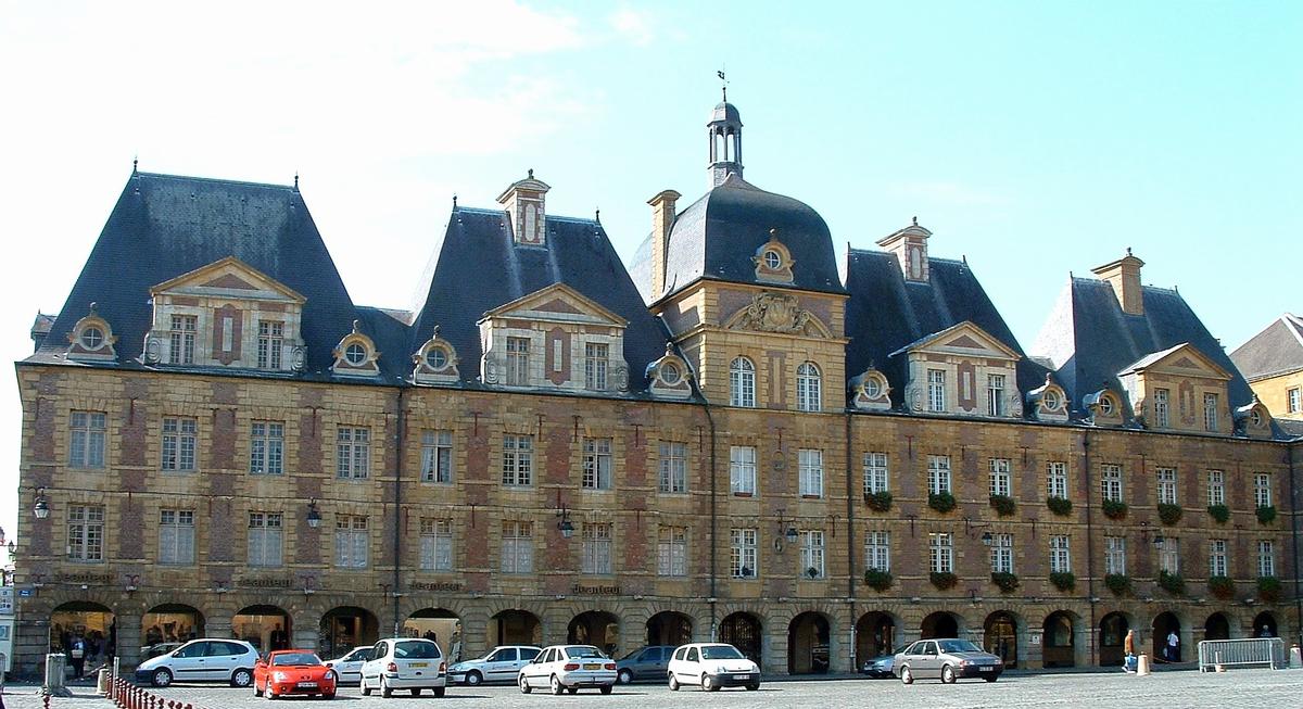 Charleville - Place Ducale - Côté de la place reconstitué suivant les dispositions initiales 