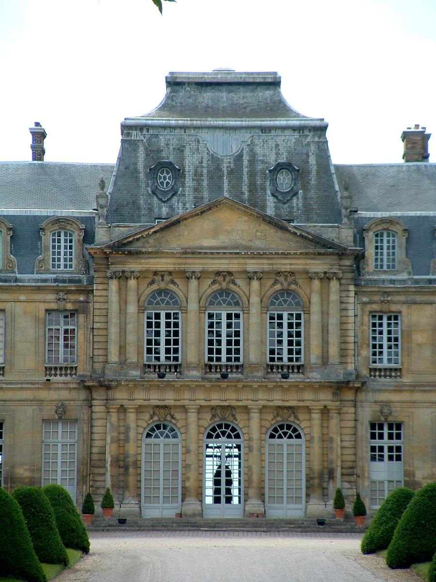 Château de ChamplâtreuxPavillon central 
