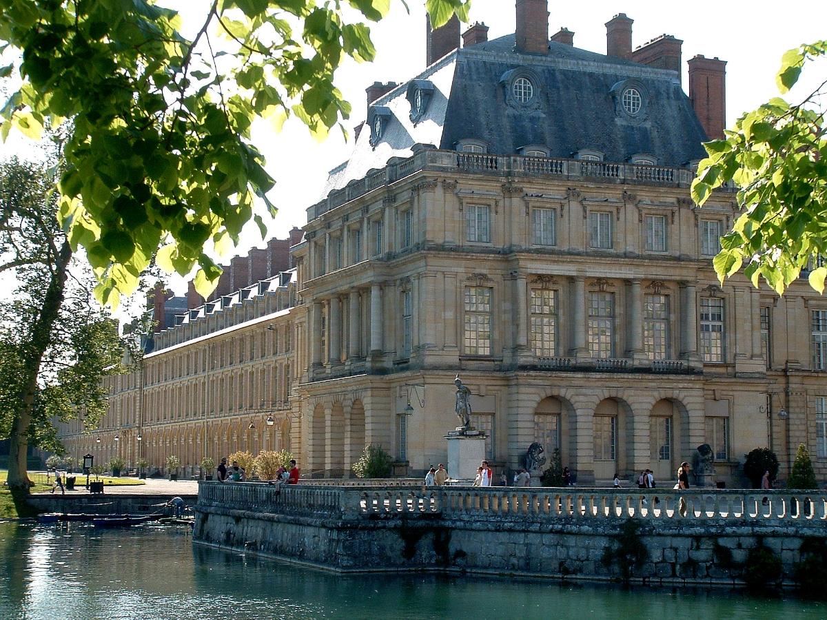Château de FontainebleauLe Gros Pavillon et aile Louis XV 