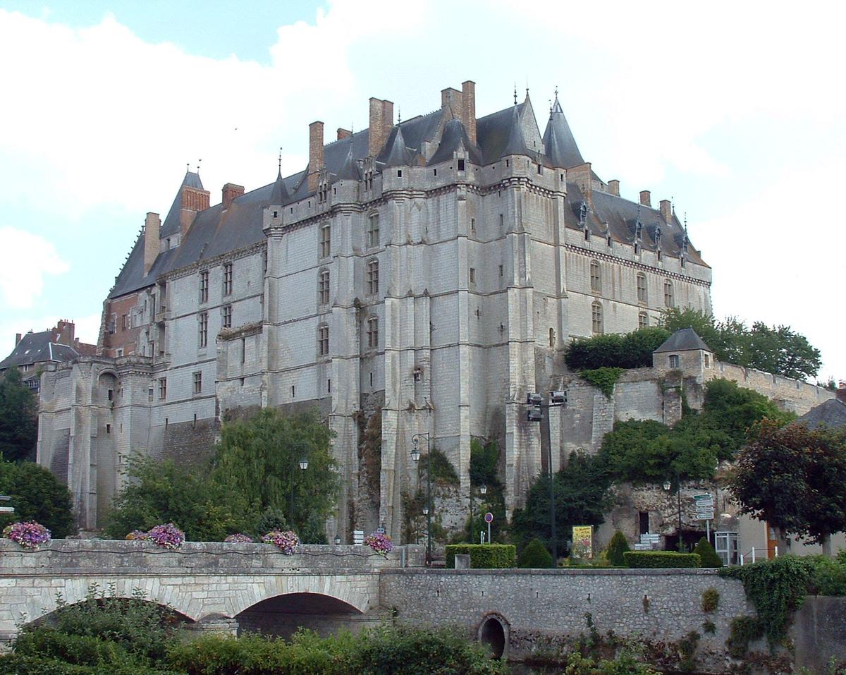 Châteaudun - Château - Ensemble dominant le Loir 