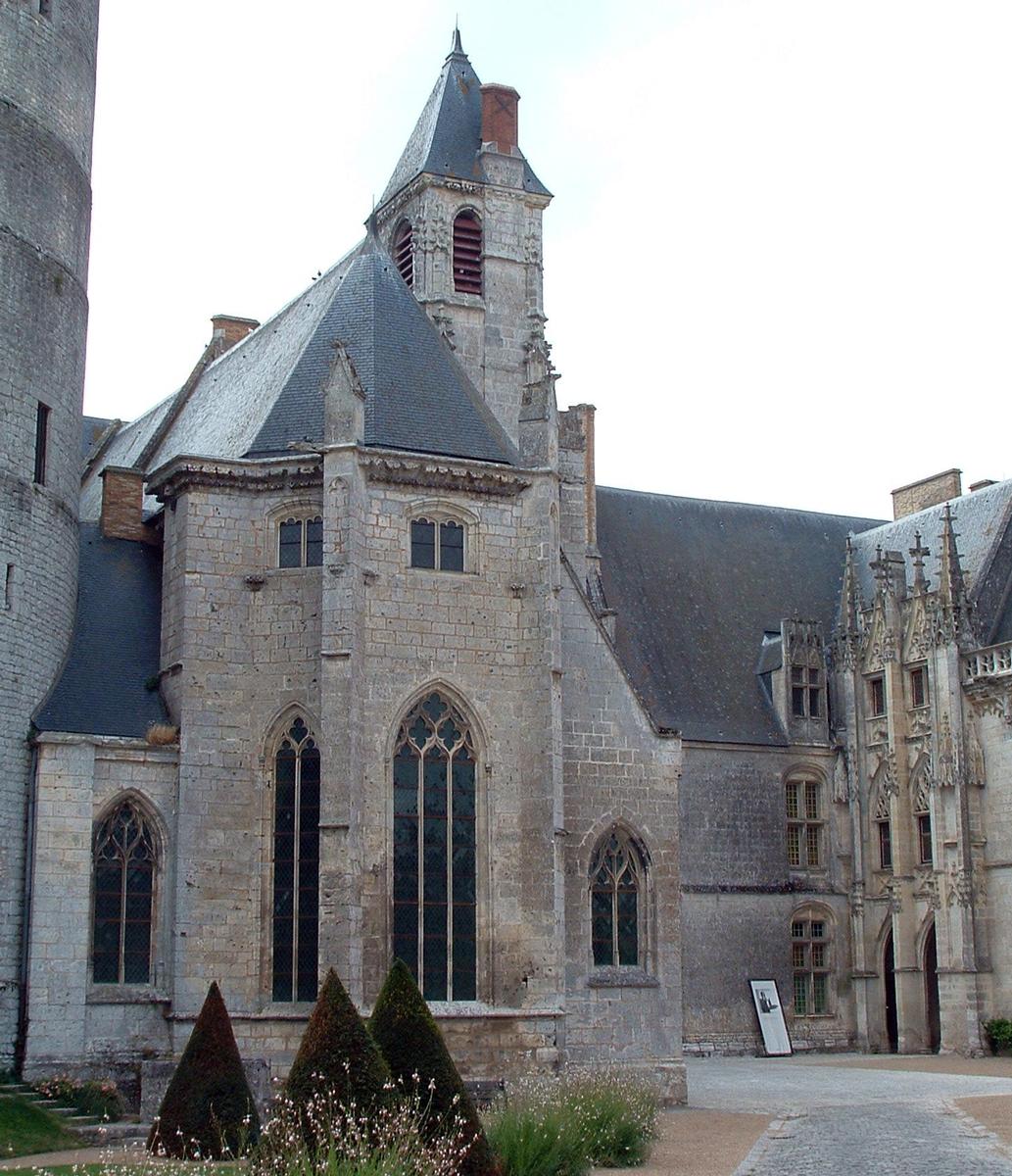 Châteaudun - Château - Le chevet de la Sainte-Chapelle et l'escalier gothique de l'aile de Dunois 