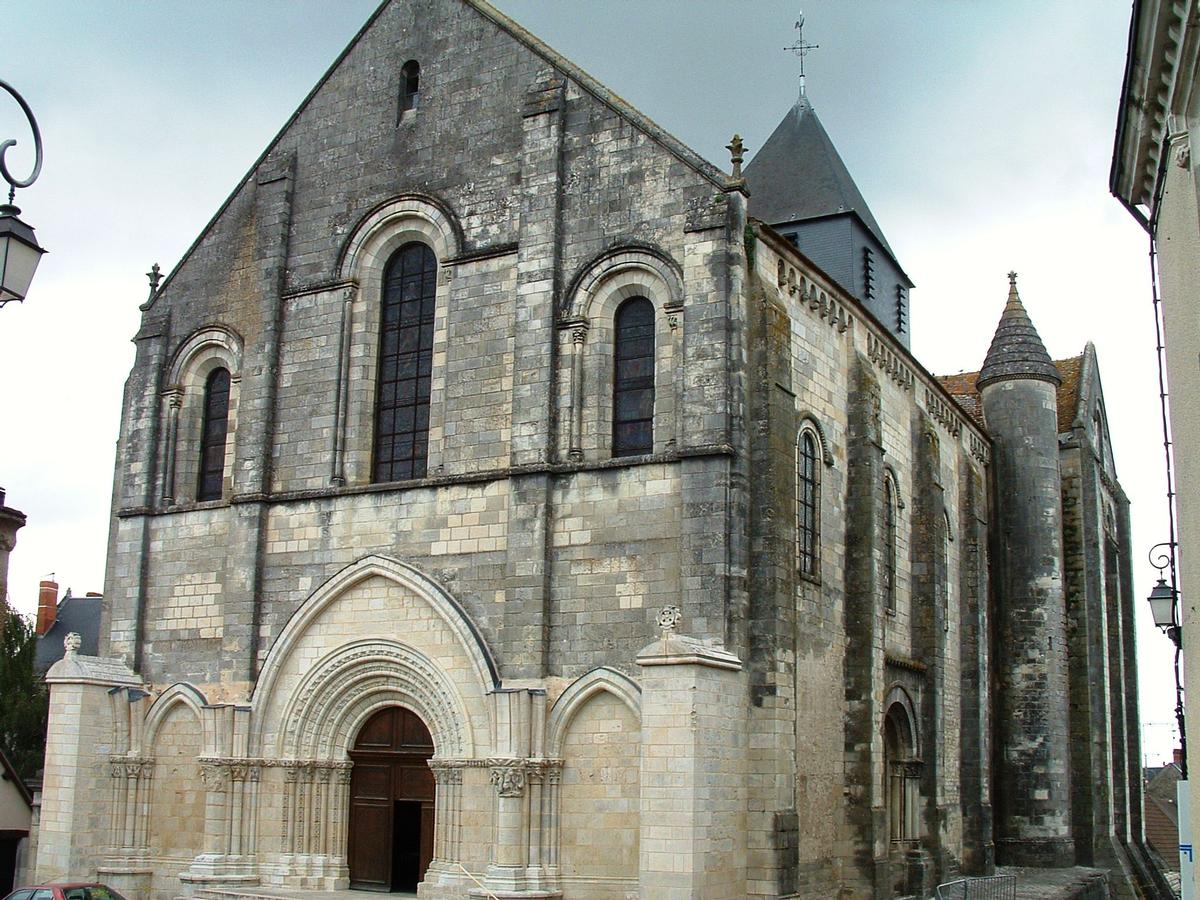 Châtillon-sur-Indre - Eglise Notre-Dame (ancienne collégiale Saint-Outrille) - Façade occidentale 