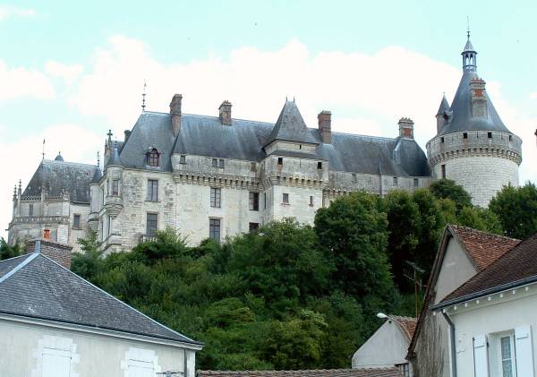 Château de Chaumont-sur-Loire.Aile Ouest vue du village 