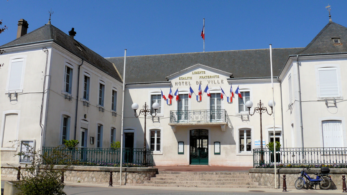 Mehun-sur-Yèvre Town Hall 