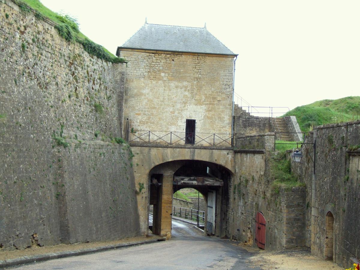 Citadelle de Montmédy - Deuxième porte avec ponts-levis vue de la troisième porte 