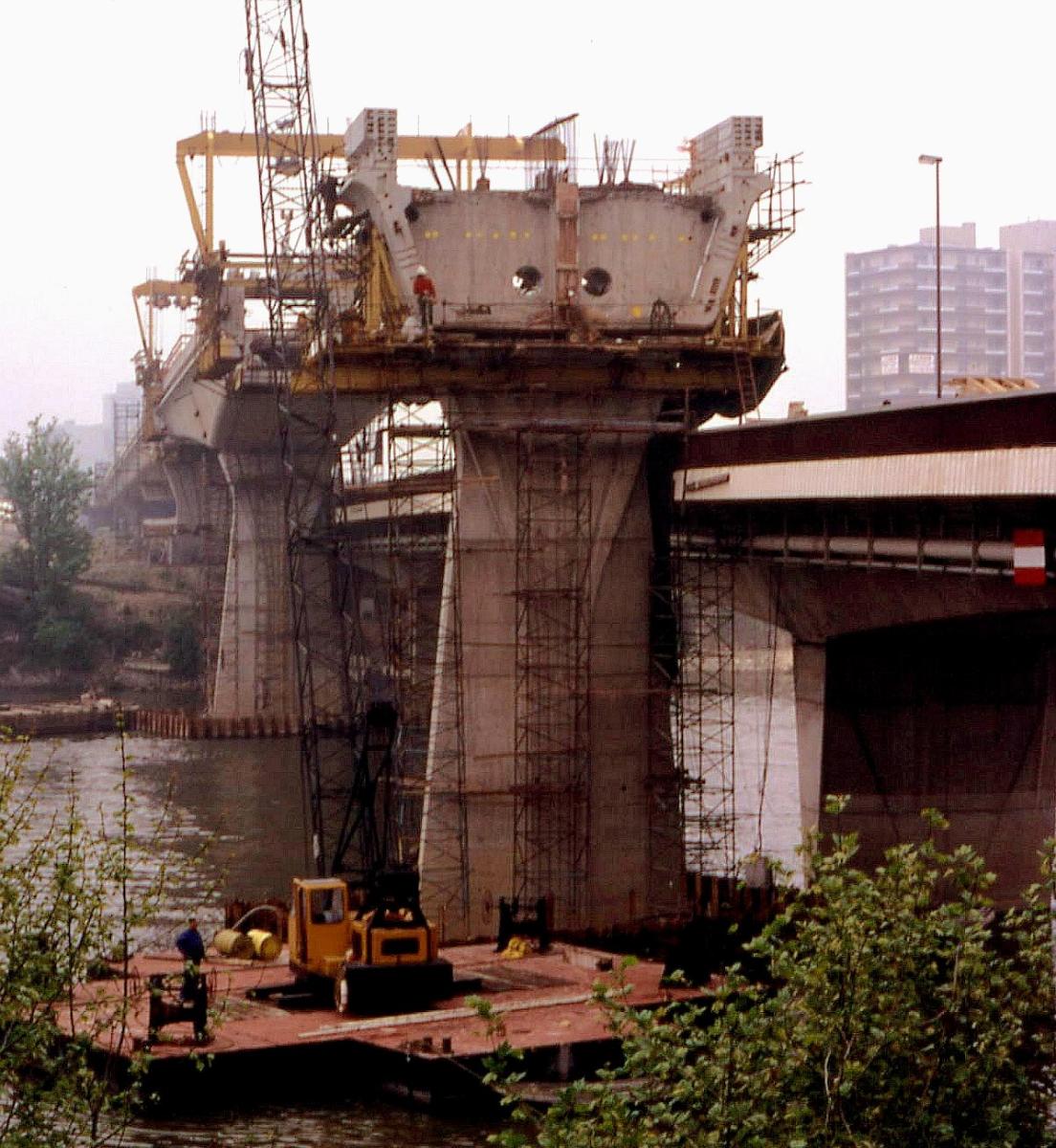 Clichy - Pont RATP en cours de construction 