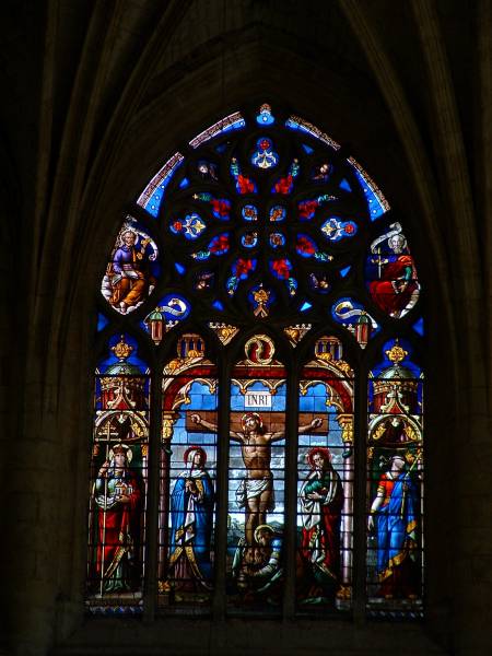 Cathédrale Saint-Pierre, Condom ‒ Vitrail du 19éme siècle 