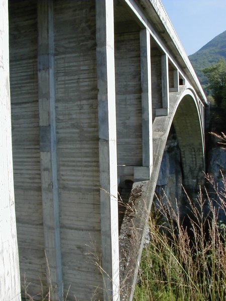 Pont des PierresSicht auf den Bogen 