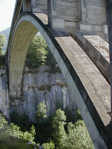 Pont des PierresSicht auf den Bogen 