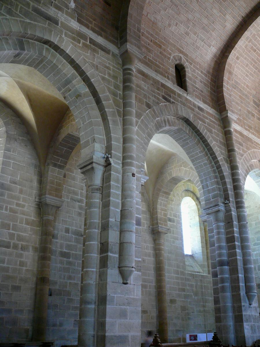 Aubazine - Eglise Saint-Etienne (ancienne abbatiale) - Elévation de la nef 