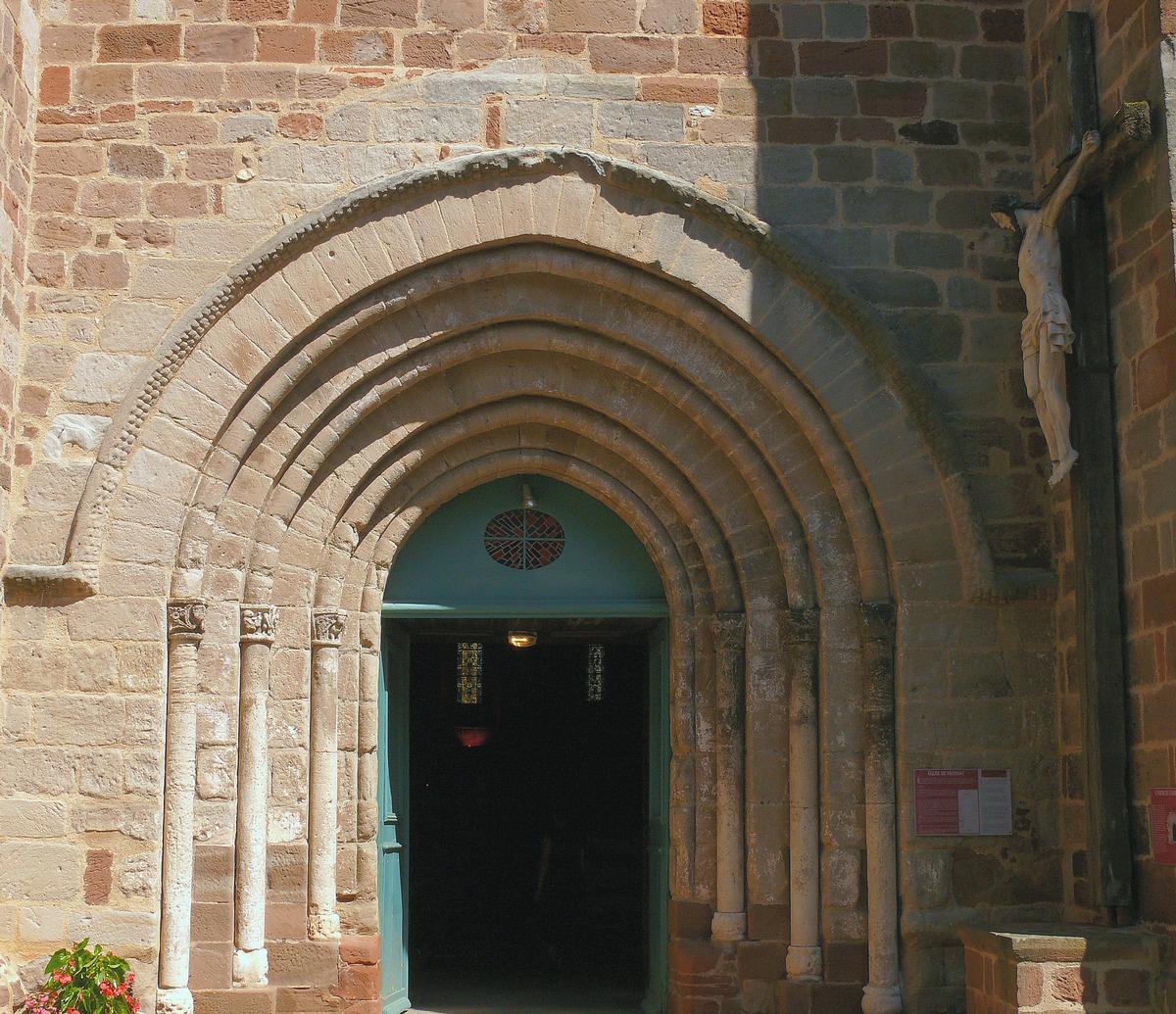 Meyssac - Eglise Saint-Vincent - Portail 
