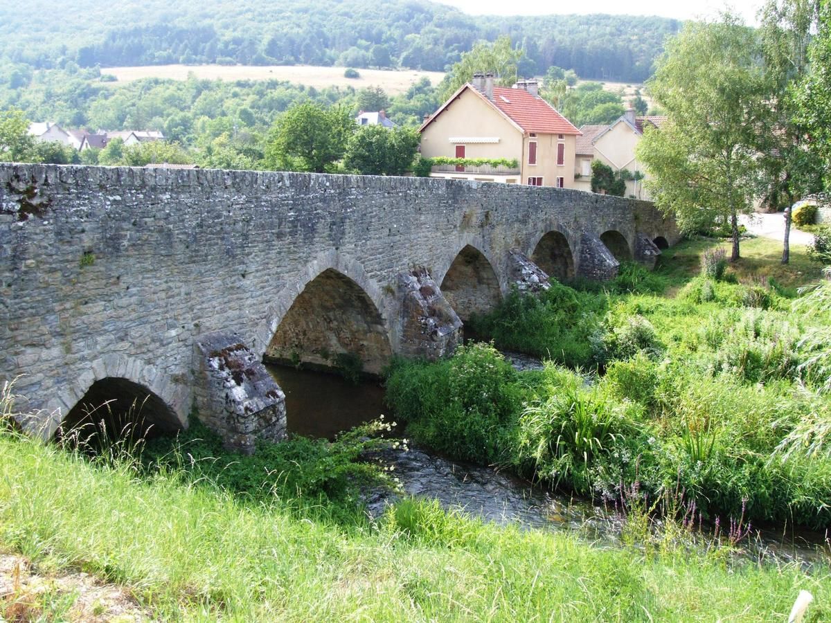 Gissey-sur-Ouche - Pont Vieux - Côté aval 