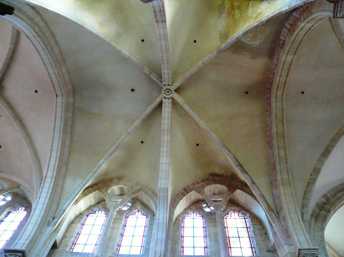 Saint-Seine-l'Abbaye - Eglise de la Purification et de Saint-Seine - Voûte sexpartite 