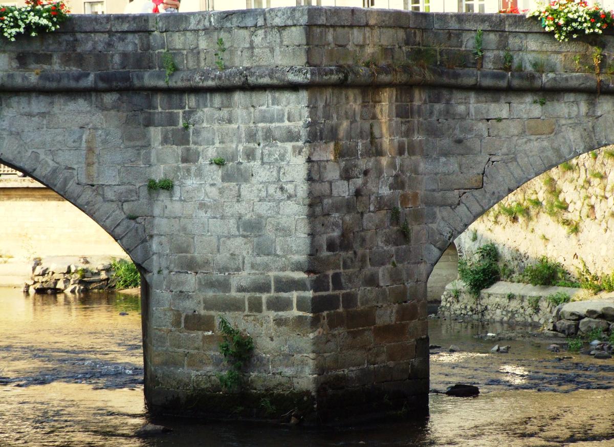 Aubusson - Pont de la Terrade - La pile centrale 