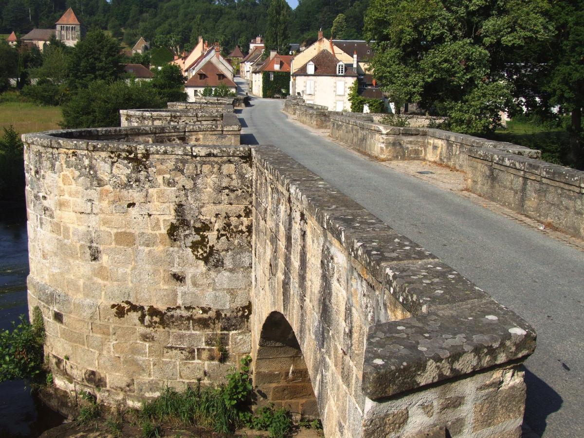 Moutier-d'Ahun - Pont «romain» - La chaussée 