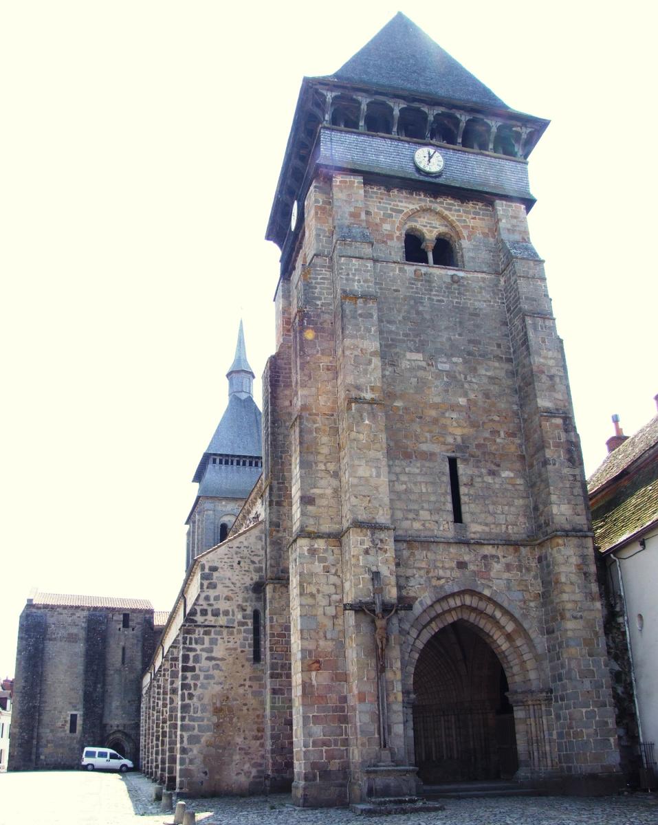 Chambon-sur-Voueize - Ancienne abbatiale Sainte-Valérie - Le clocher-porche 