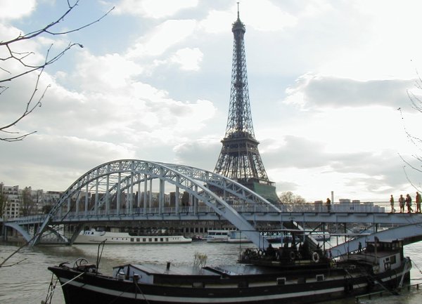 Debilly Footbridge, Eiffel Tower in background 