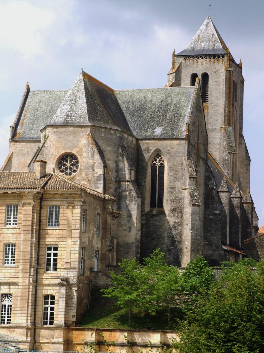 Abbaye royale de Celles-sur-Belle - Chevet de l'ancienne église abbatiale Notre-Dame 