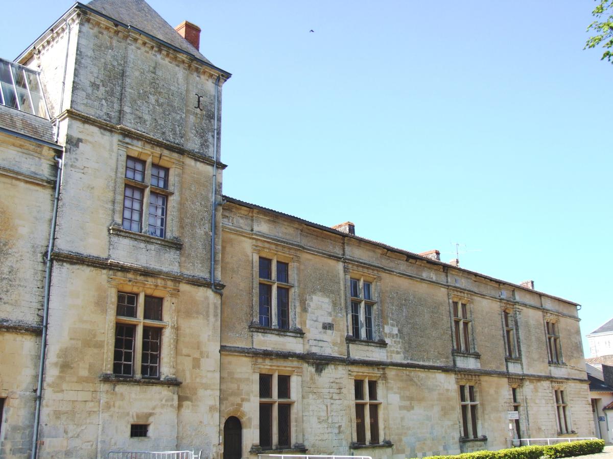 Château de Coulonges-sur-l'Autize 