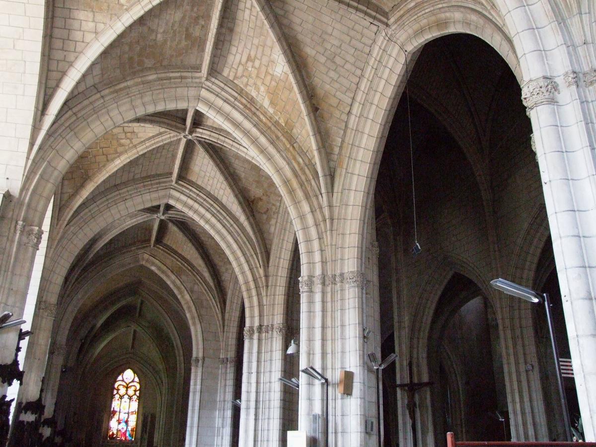 Niort - Eglise Notre-Dame - Bas-côté 