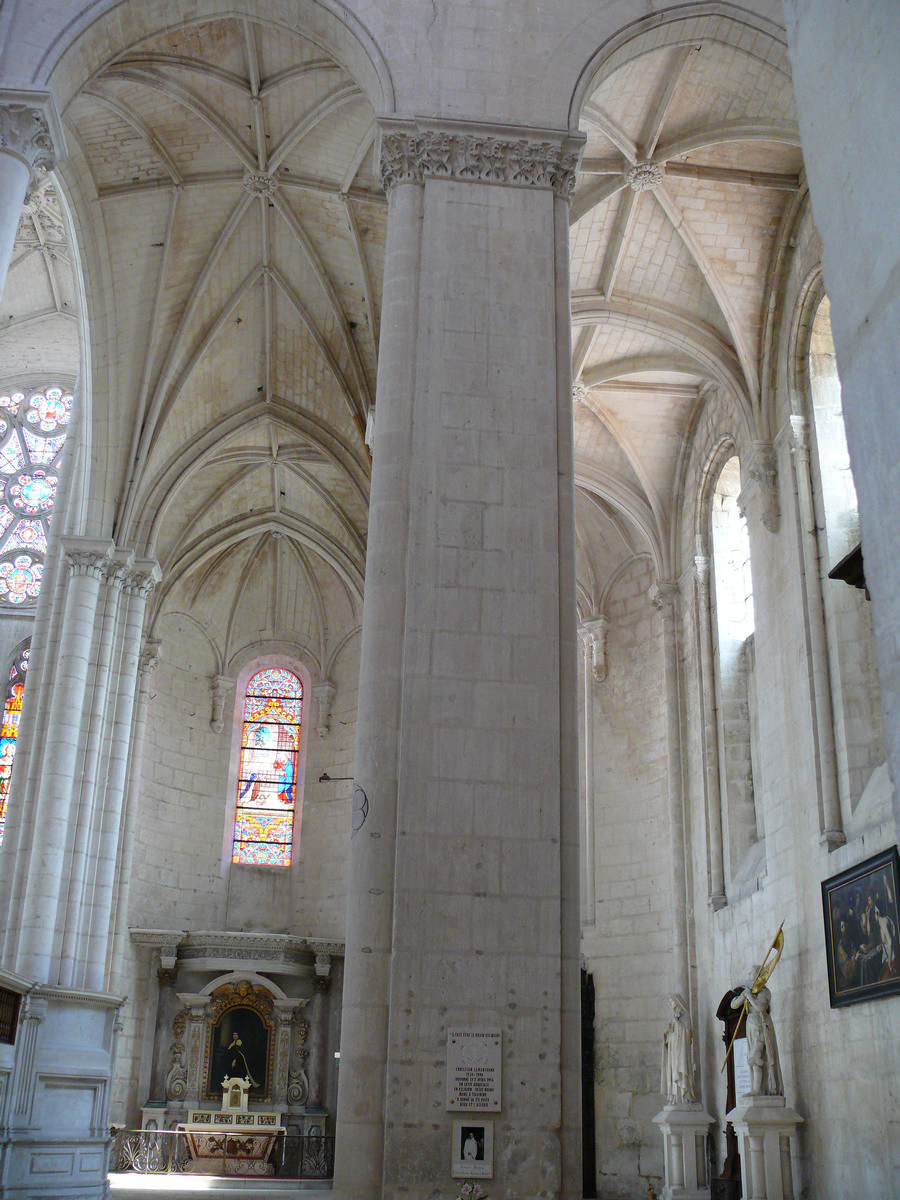 Saint-Maixent-l'Ecole - Eglise Saint-Maixent (ancienne abbaye) - Chapelles donnant sur le bras sud du transept 