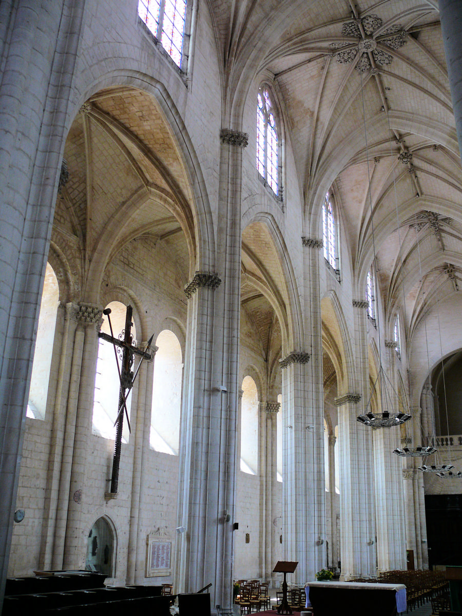 Saint-Maixent-l'Ecole - Eglise Saint-Maixent (ancienne abbaye) - Nef: élévation 