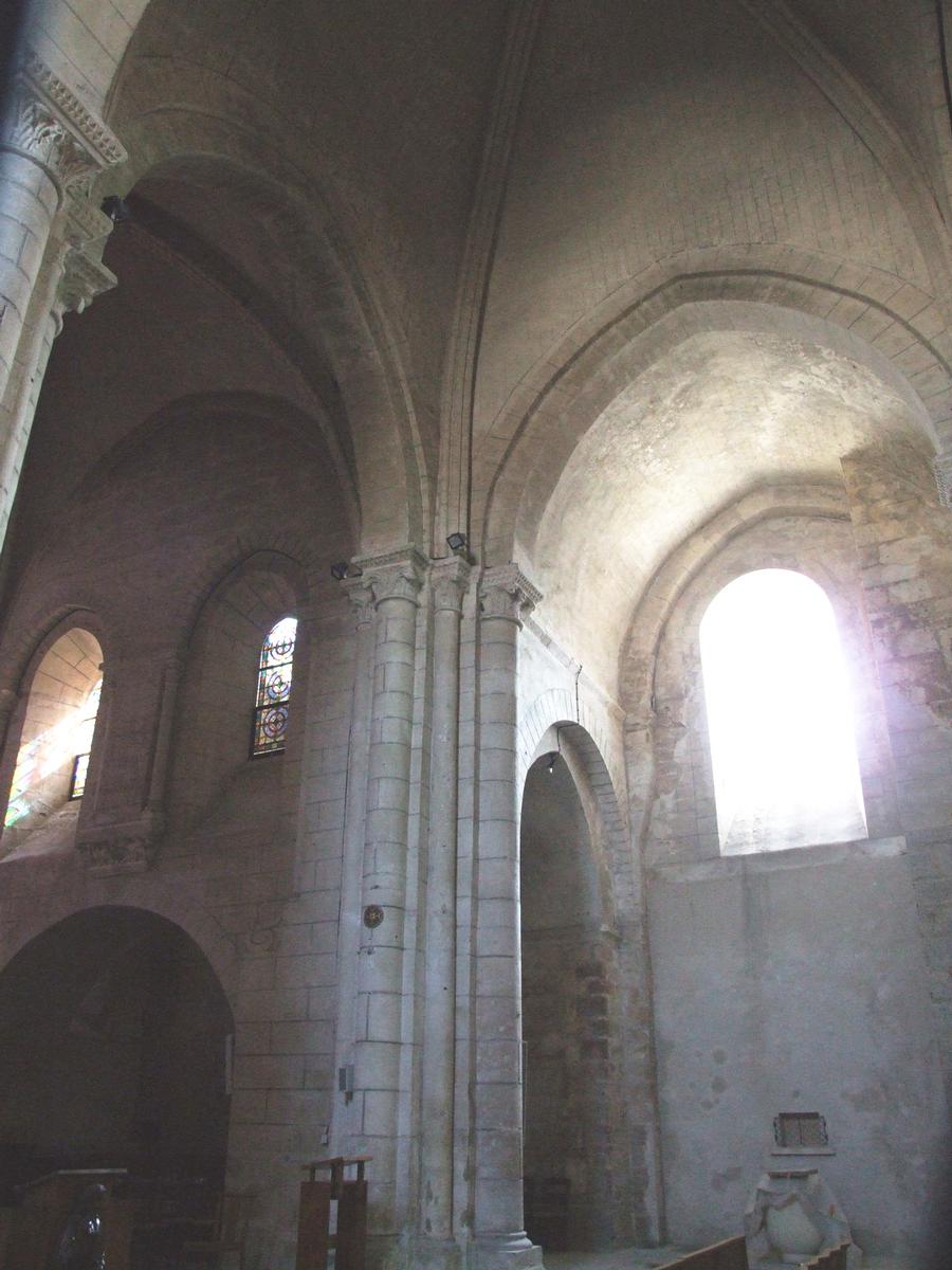 Parthenay - Ancienne collégiale Sainte-Croix - Croisée du transept 