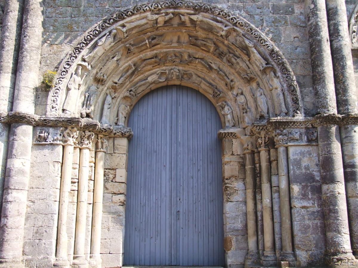 Parthenay - Ancienne église Notre-Dame-de-la-Couldre - Portail 
