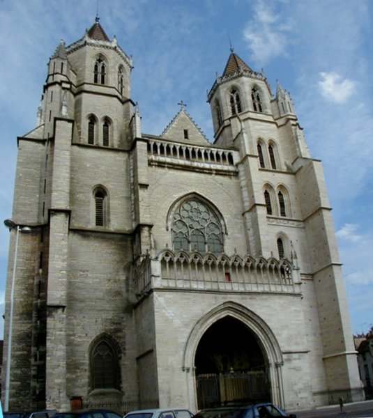 Cathédrale Saint-Bénigne à Dijon.Façade occidentale 