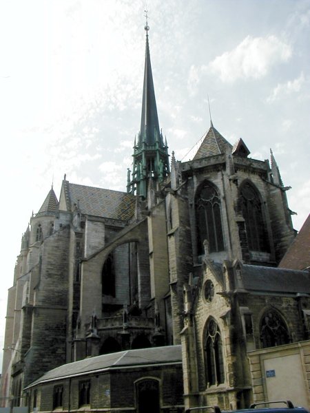 Cathédrale Saint-Bénigne à Dijon.Chevet 