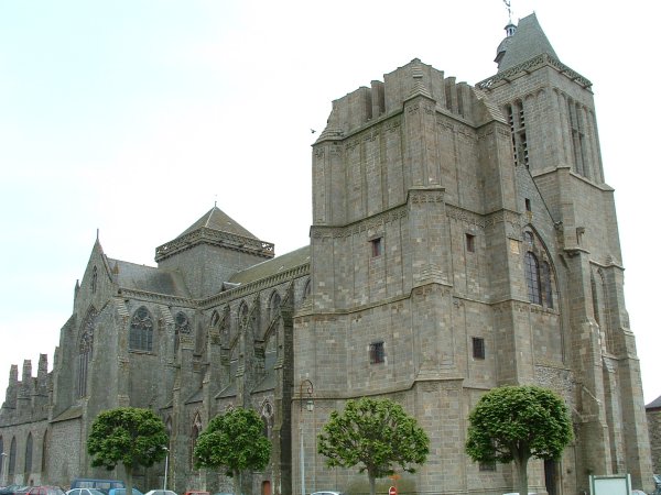 Cathédrale Saint-Samson, Dol-de-Bretagne.Vue d'ensemble 