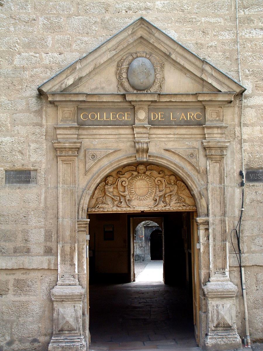 Dole - Collège de l'Arc - Portail d'entrée 
