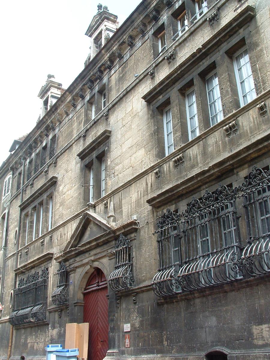 Dole - Hôtel de Froissard - Façade sur rue 
