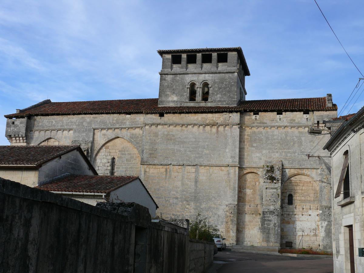 Vieux-Mareuil - Eglise Saint-Pierre-ès-liens 