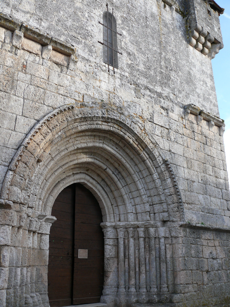 Vieux-Mareuil - Eglise Saint-Pierre-ès-liens 