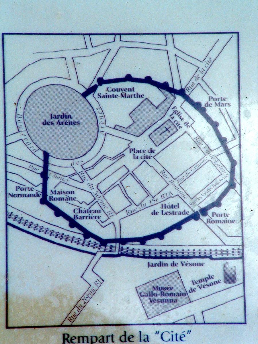 Périgueux - Amphithéâtre Plan de la Cité au moyen âge: les arènes sont intégrées dans la défense de la ville épiscopale