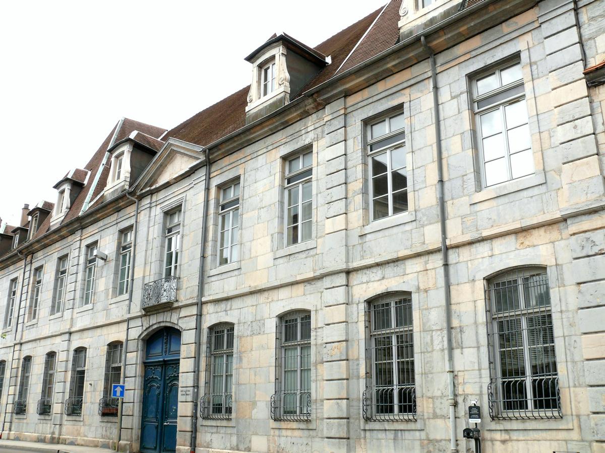 besançon - Hôtel de Courbouzon-Villefrancon (ancien) - Université de Franche-Comté - UFR SLHS 
