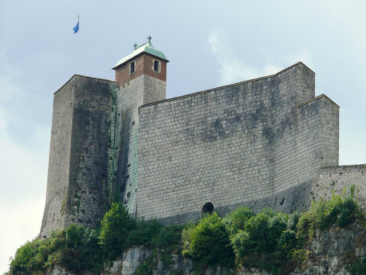 Besançon - Citadelle de Besançon vue du faubourg Rivotte - La tour du roi 