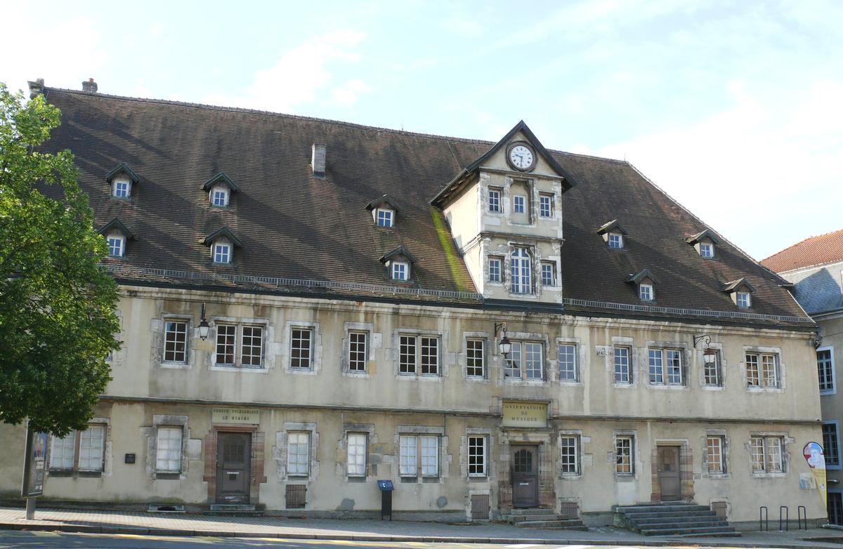 Montbéliard - Hôtel du bailli (château) - Côté cour du château 