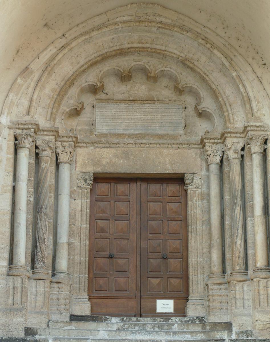 Etoile-sur-Rhône - Eglise Notre-Dame - Portail roman 