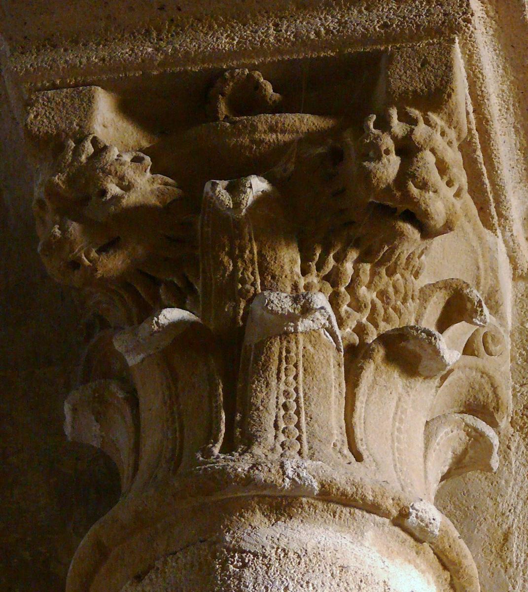 Etoile-sur-Rhône - Eglise Notre-Dame - Croisée du transept - Chapiteau 