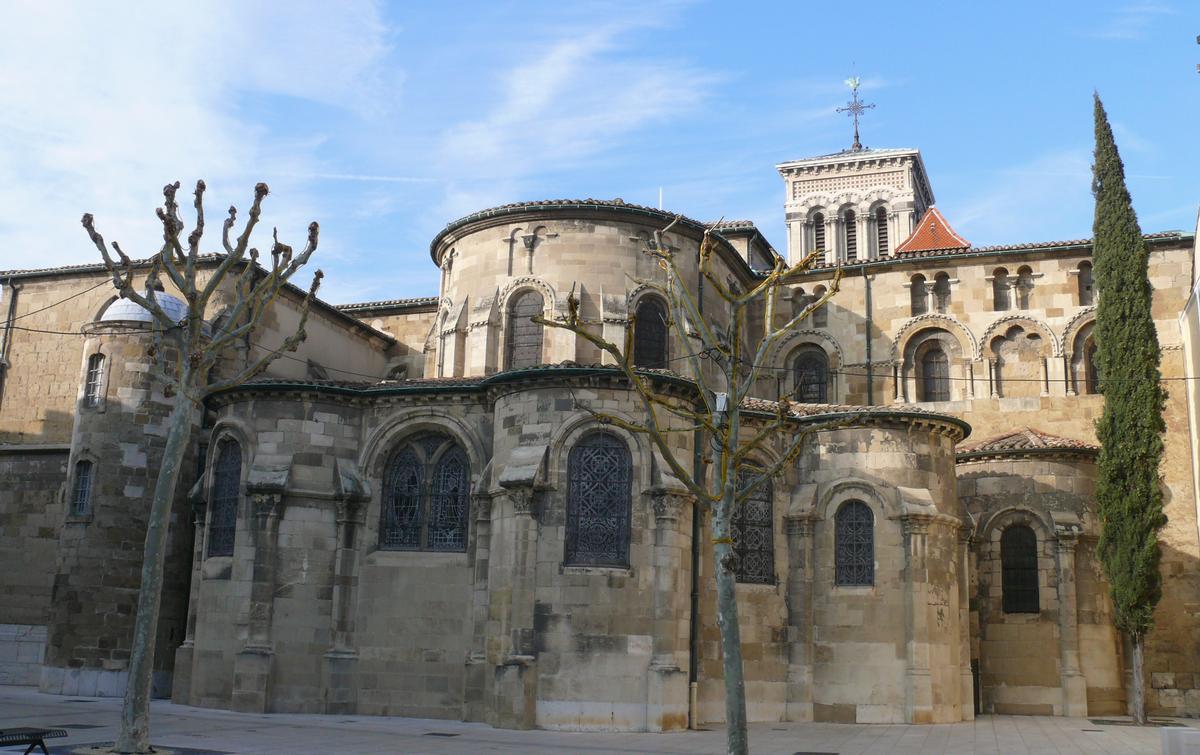 Valence - Cathédrale Saint-Apollinaire - Chevet roman 