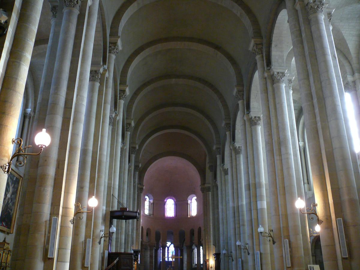 Valence - Cathédrale Saint-Apollinaire - Nef 