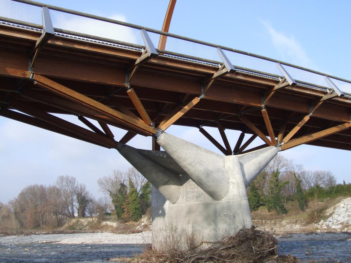 Wooden Bridge (Crest, 2001) 