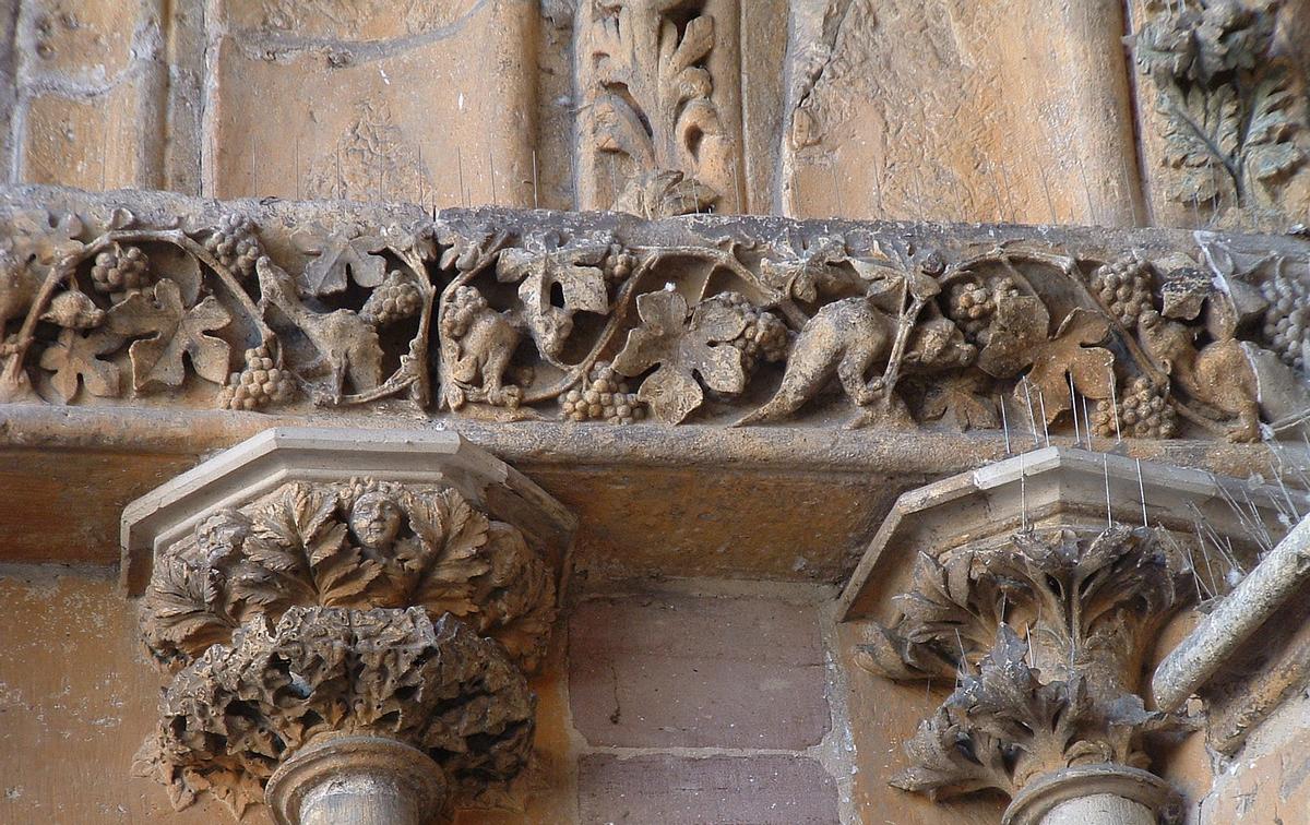 Epinal - Basilique Saint-Maurice - Portail - Détail de la décoration 