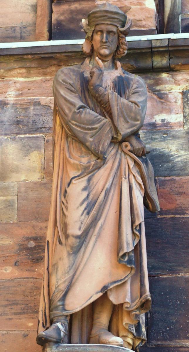 Erwin von Steinbach - Statue vor der Südtür des Straßburger Münsters 