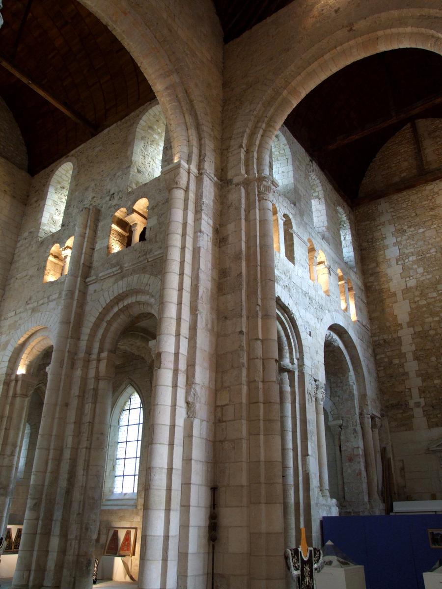 Ancienne abbatiale Notre-Dame - Elévation de la croisée du transept 