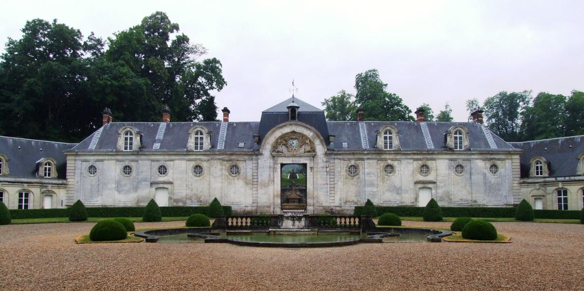 Vernon - Château de Bizy - Les écuries réalisées par Contant d'Ivry en 1741-1743 