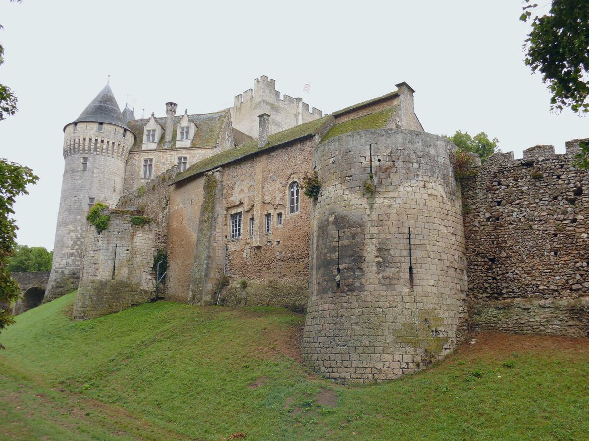 Nogent-le-Rotrou - Château Saint-Jean - L'enceinte du château et les logis 